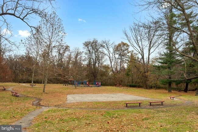 Building Photo - 2702 Cranston Rd