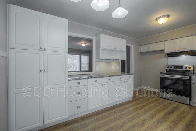 Building Photo - 16003 East 35th St S