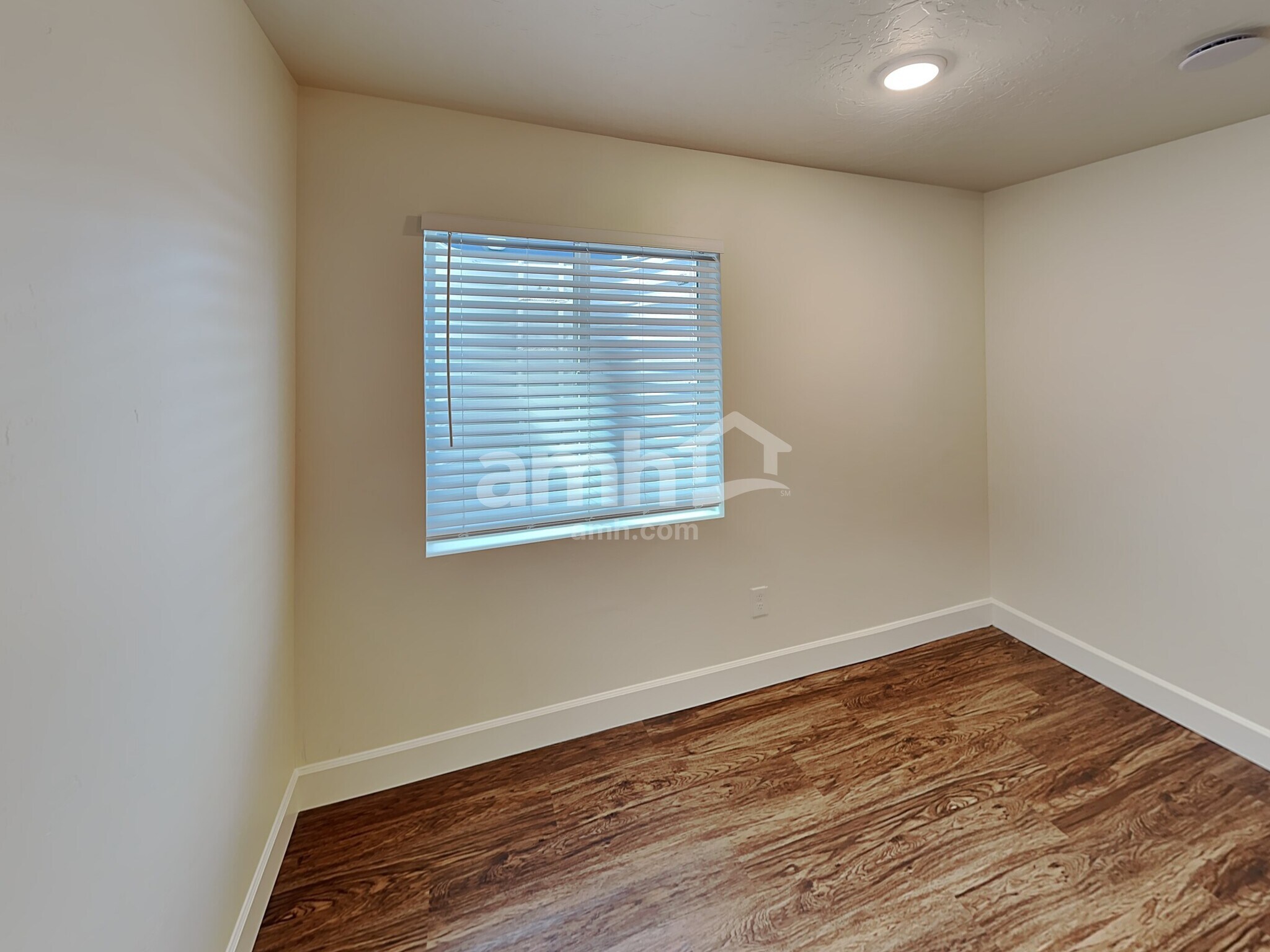 Building Photo - 6689 Mountain Maple Dr