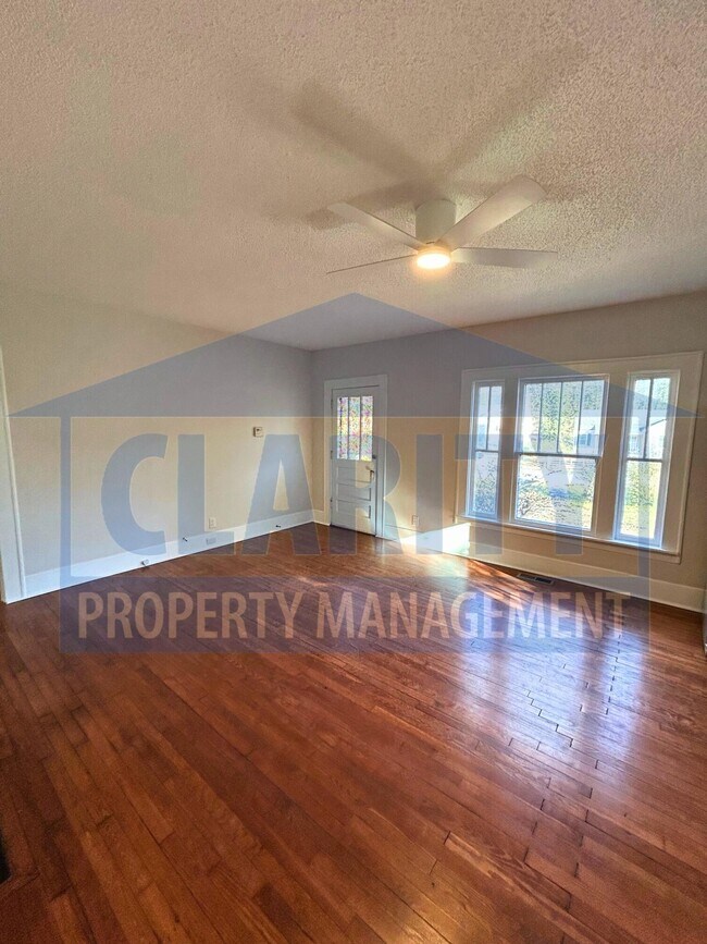 Building Photo - 1417 Tunnel Blvd