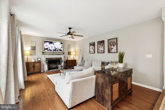 Building Photo - 14 Willow Glen Ct