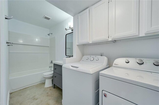 Building Photo - 1502 Bridgeway Dr