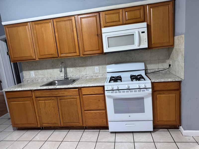 Building Photo - 12 E 36th St