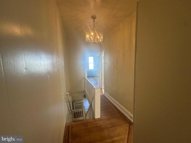 Building Photo - 5628 Warrington Ave