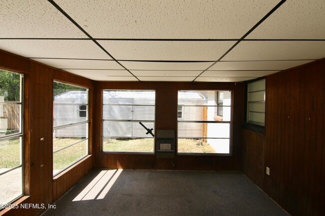 Building Photo - 137 Hercules Dr E