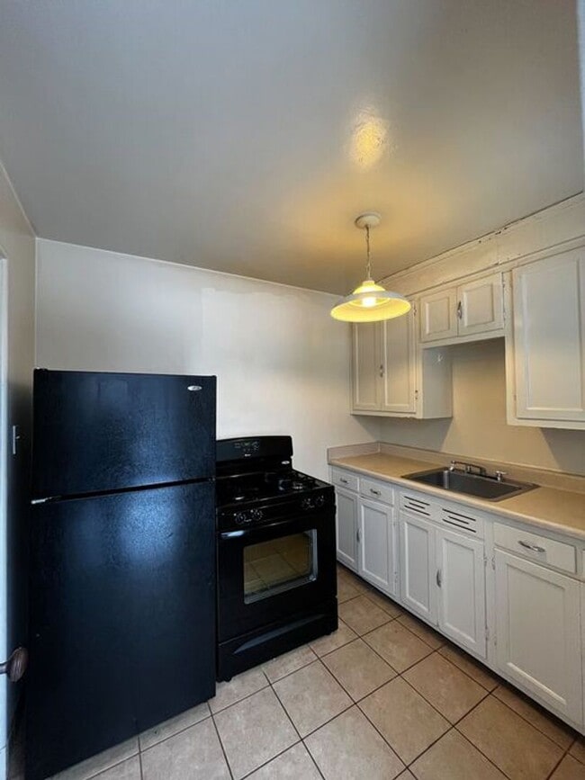 Building Photo - 2 BEDROOM 1 BATHROOM TOWNHOME CLOSE TO WARREN AIR FORCE BASE