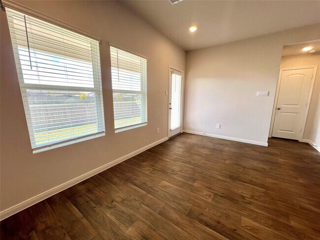 Building Photo - 211 Addison Pl