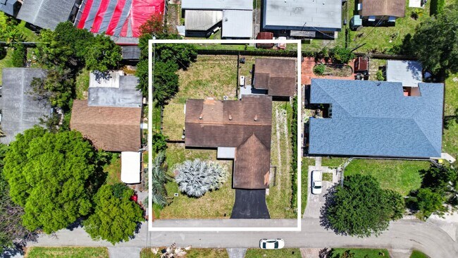 Building Photo - Renovated 3BR/2BA Corner Single-Family Home – Large Fenced Yard, NO HOA