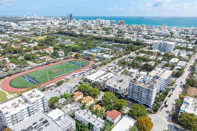 Building Photo - 1024 Lenox Ave.