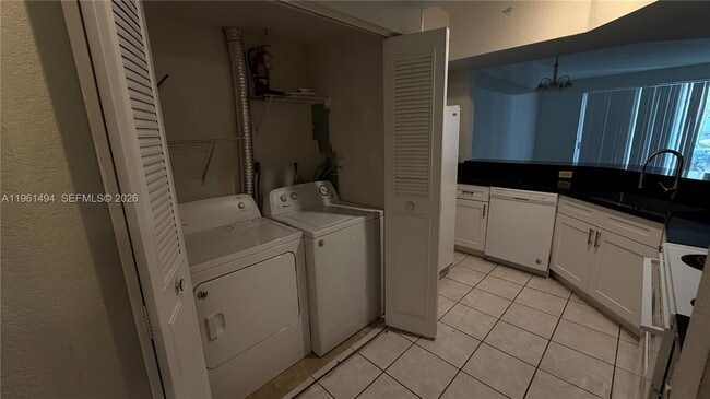 Building Photo - 741 SW 148th Ave