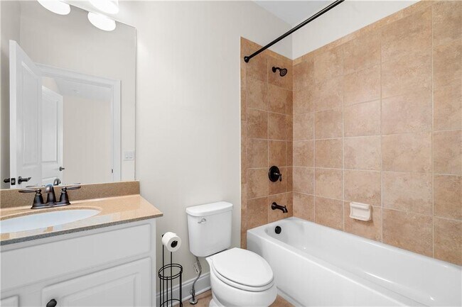 Building Photo - 3619 Strath Dr