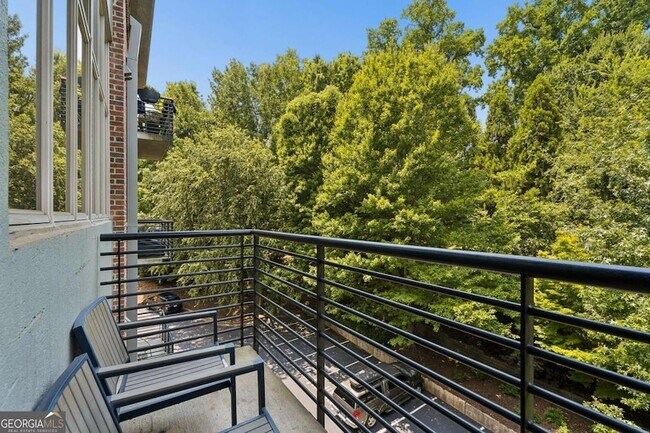 Building Photo - 640 Glen Iris Dr NE