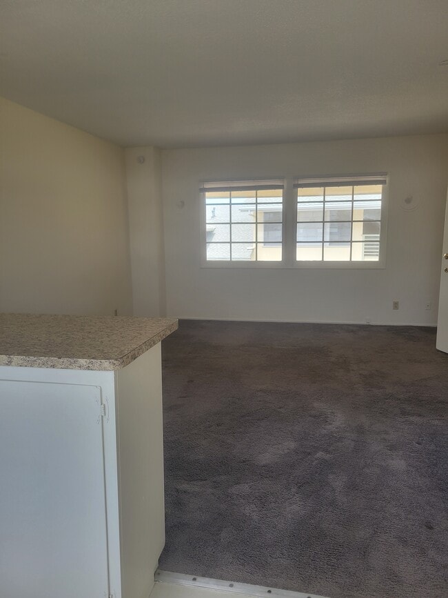 Building Photo - 427 Avenue G Ave