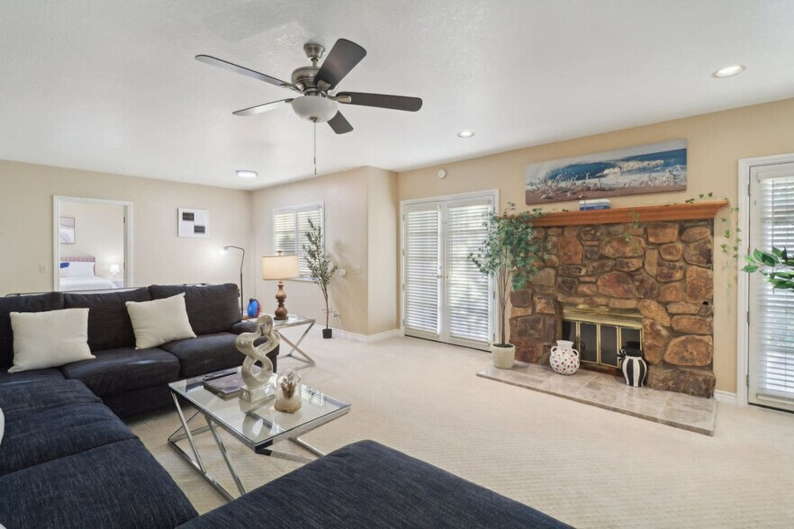 Primary Photo - 2908 Lakemont Dr