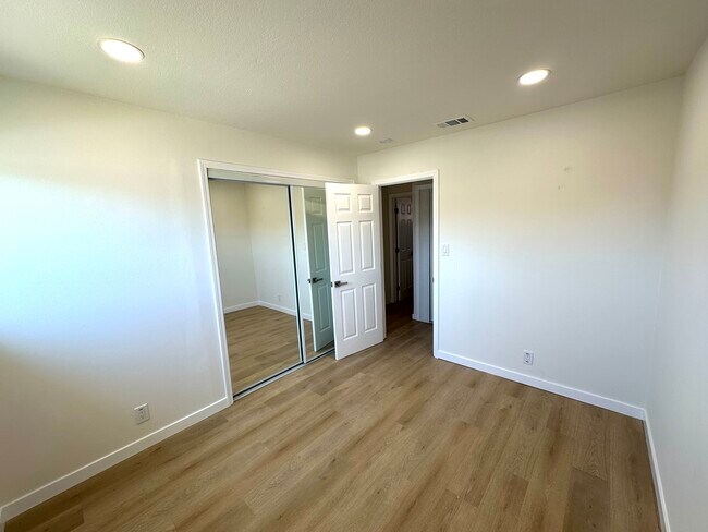 Building Photo - 7777 Shannon Ave