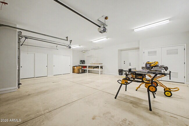Building Photo - 3740 E Tonto Ct
