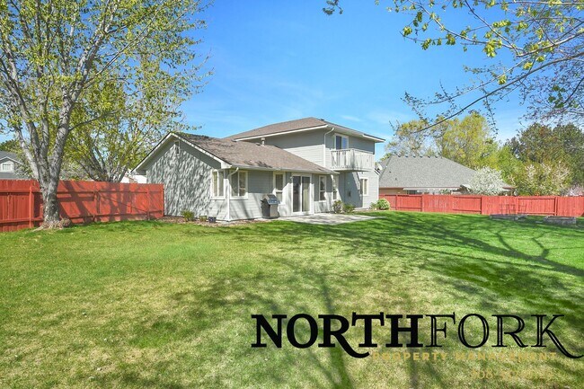 Building Photo - Welcome to a beautifully maintained home in one of Eagle’s most desirable neighborhoods