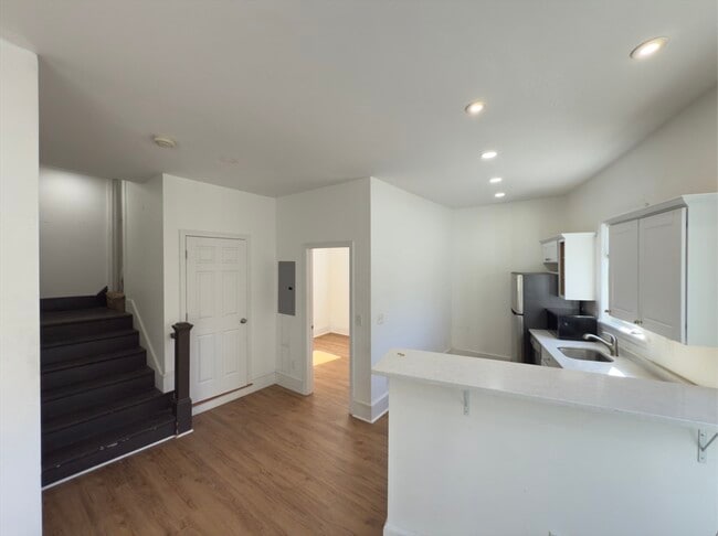 Building Photo - 112 South St