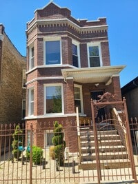 Building Photo - Humboldt Park Apartment