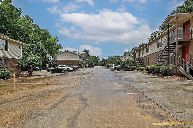 Building Photo - 449 N Donahue Dr