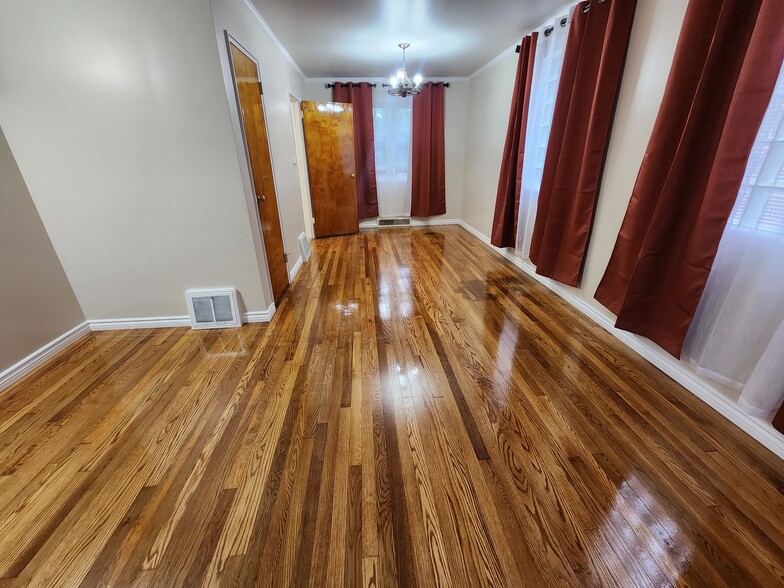 Building Photo - 49 Howard Ave