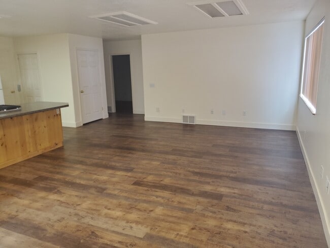 Livingroom - 114 S 200 E