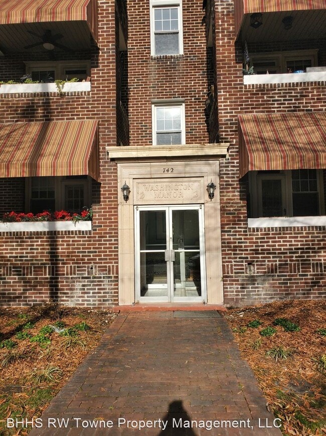 Building Photo - 2 br, 1 bath House - 742 Washington Park #B5