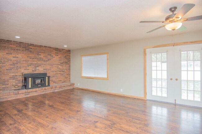 Building Photo - 92 N 2300 W