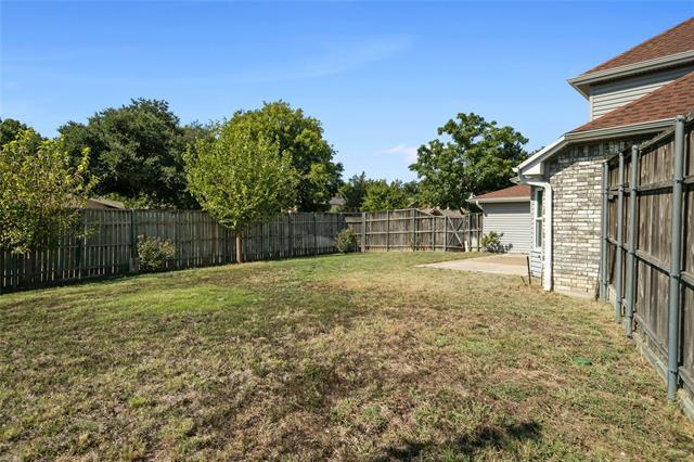 Building Photo - 2113 Live Oak Dr