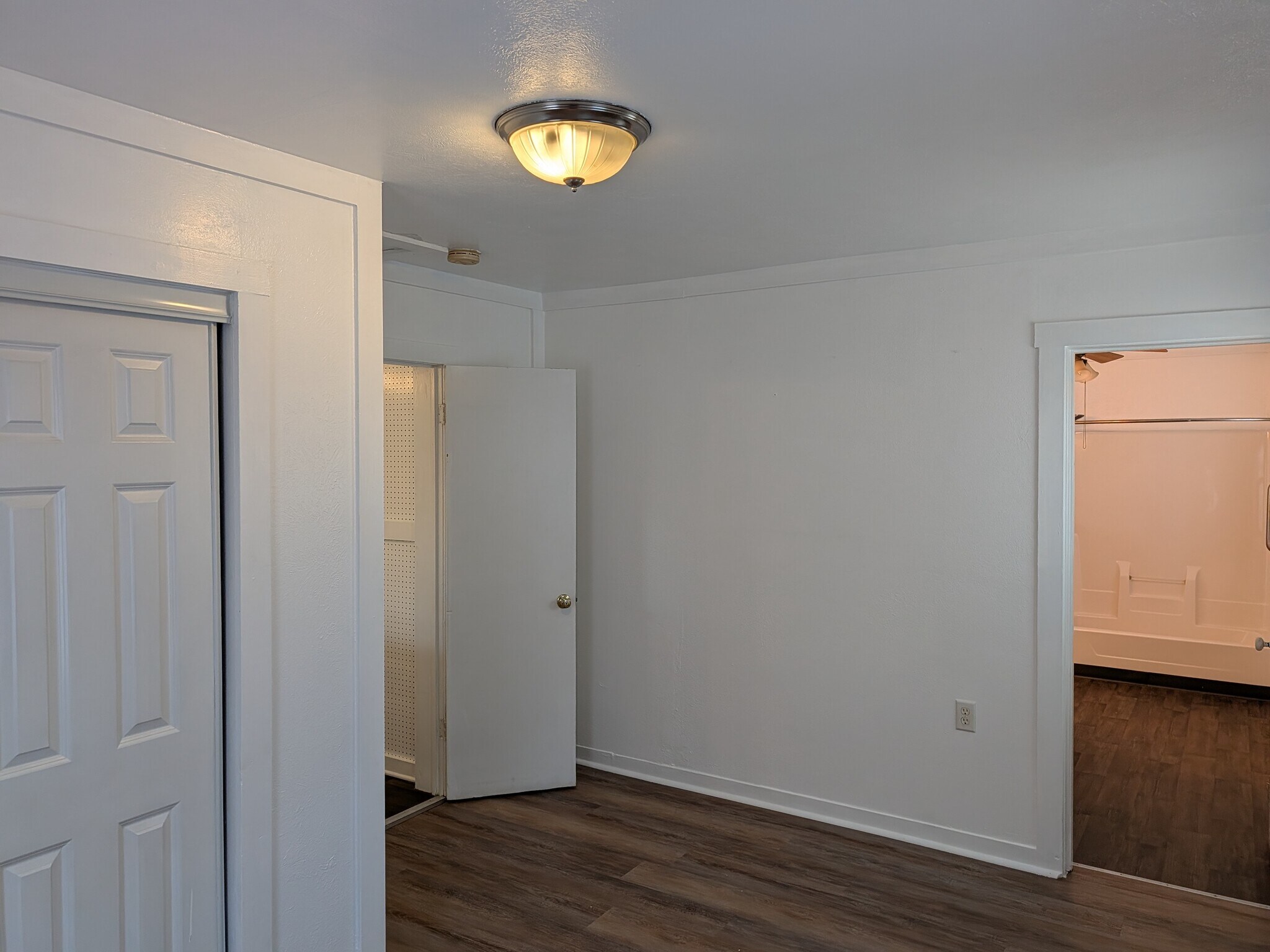 Building Photo - 1204 S 13th St