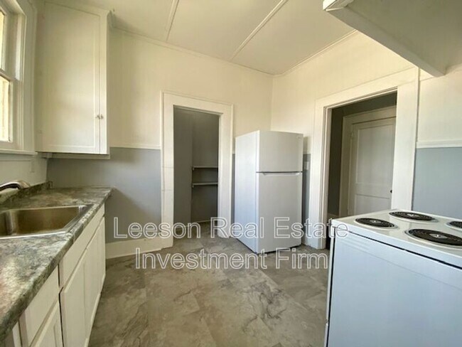 Building Photo - 314 1/2 KINGS HIGHWAY