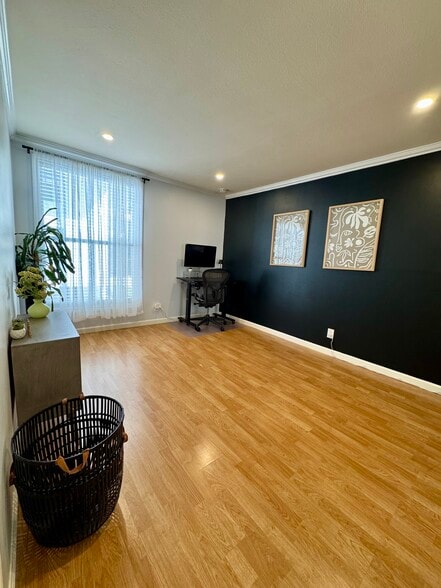 Building Photo - 31555 Lindero Canyon Rd