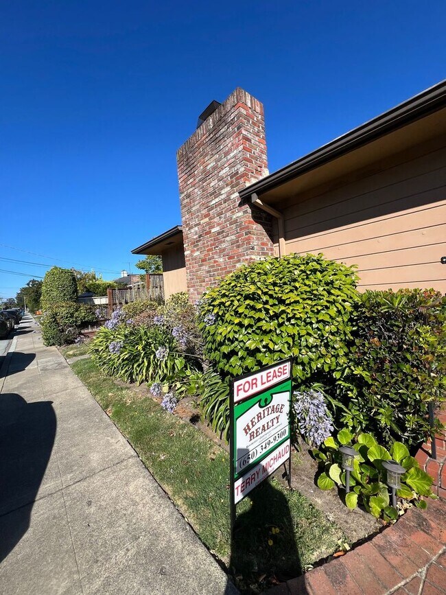Primary Photo - G1 | 139-141 Hobart Avenue