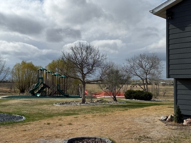Building Photo - 4 Bedroom 3 Bath Home for Rent