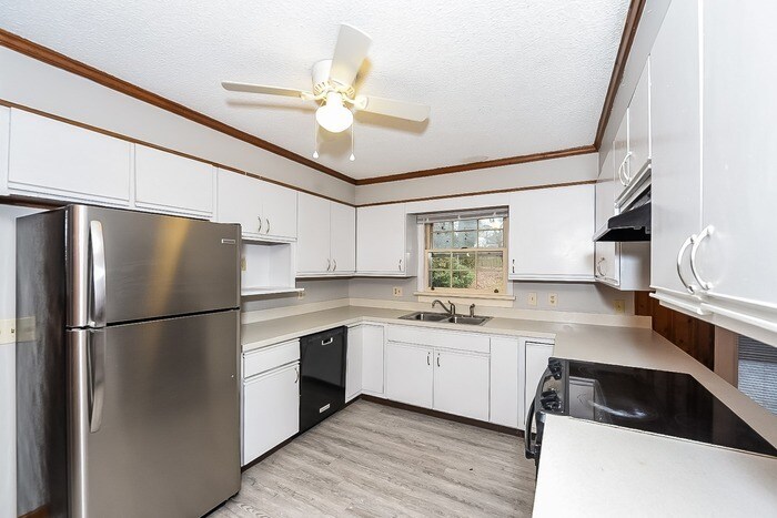 Building Photo - 502 Old Saybrook Dr