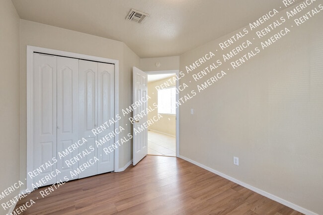 Building Photo - 5568 W Peaceful Dove Pl