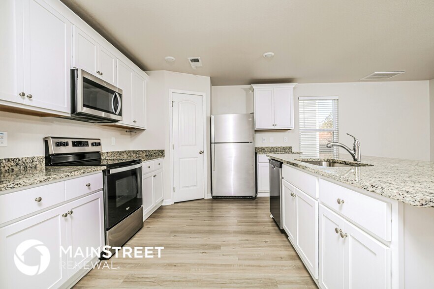 Building Photo - 135 Shallow Dr