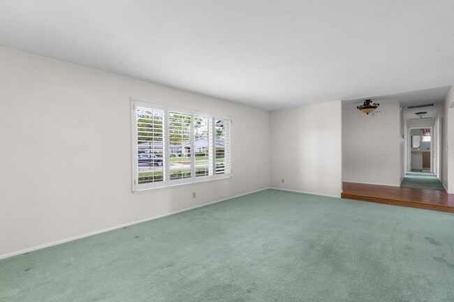 Building Photo - Beautifully Maintained Rental Home with an...