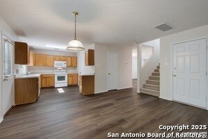 Building Photo - 11006 Hillsdale Loop