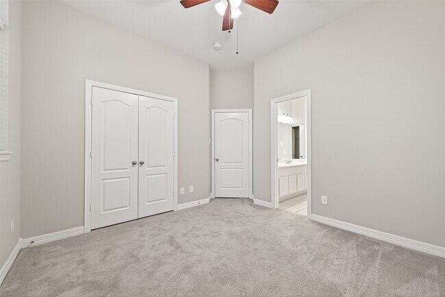 Building Photo - 22718 Emily Park Ln