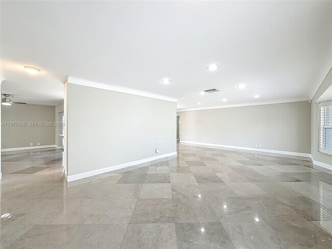 Building Photo - 2770 NE 8th Ct