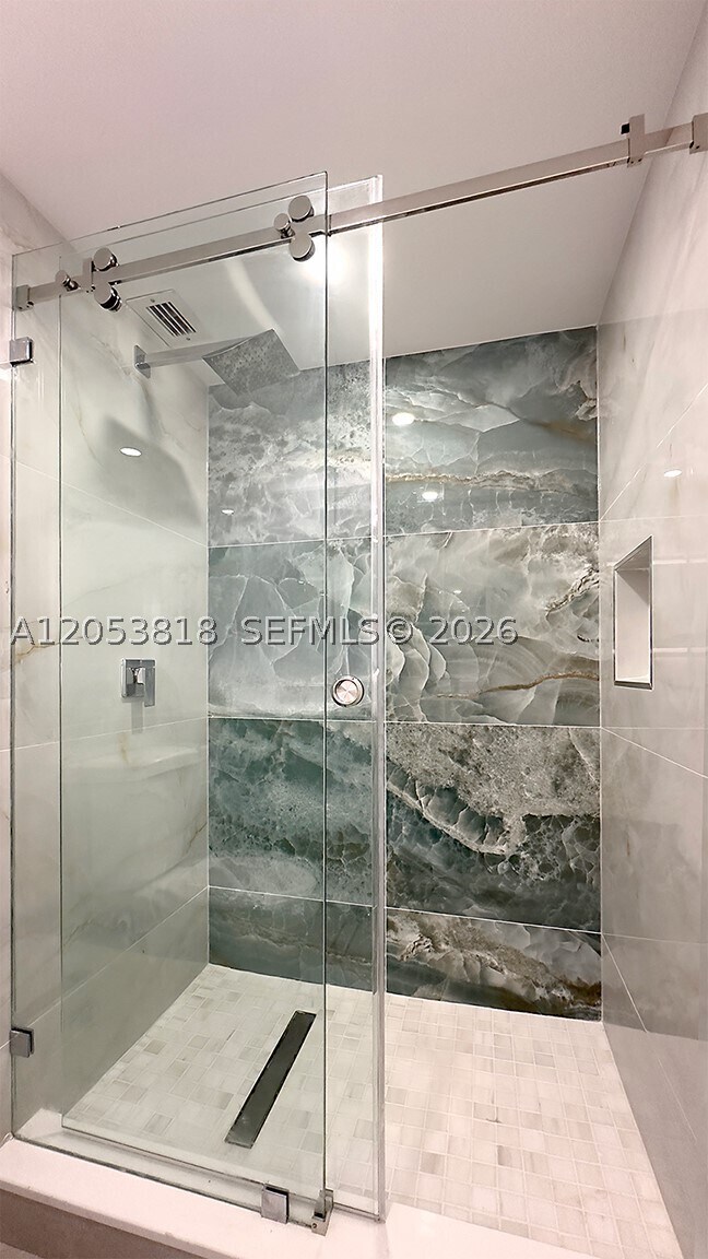 Building Photo - 18051 Biscayne Blvd