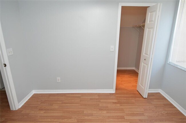 Building Photo - 11116 Lake Tahoe Dr