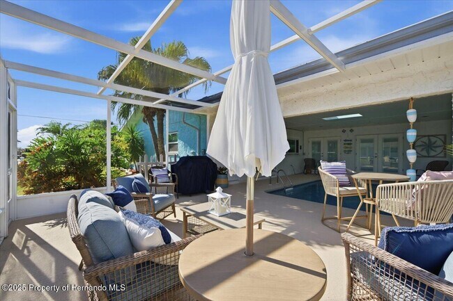 Building Photo - 4262 Biscayne Dr