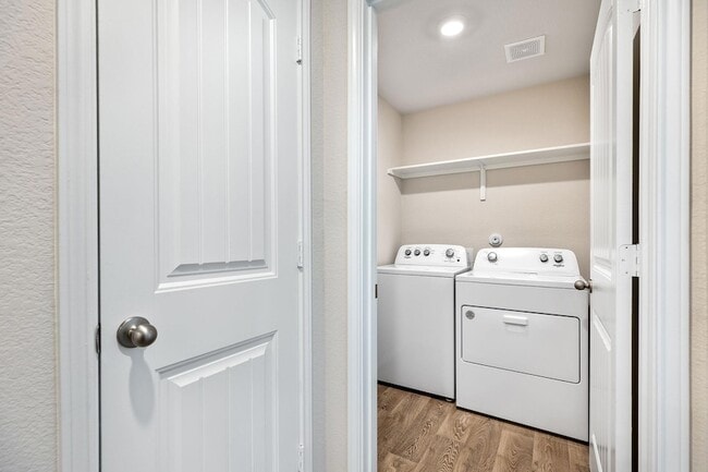 Building Photo - 1702 Miller Ter