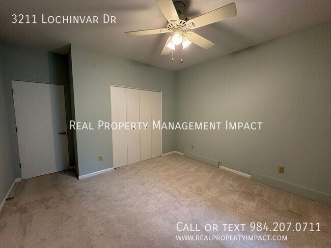 Building Photo - 3211 Lochinvar Dr