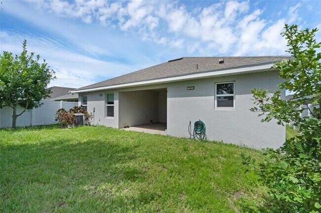 Building Photo - 424 Buchannan Dr