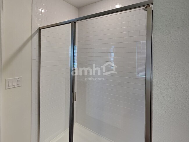 Building Photo - 6162 Little Blf Cir