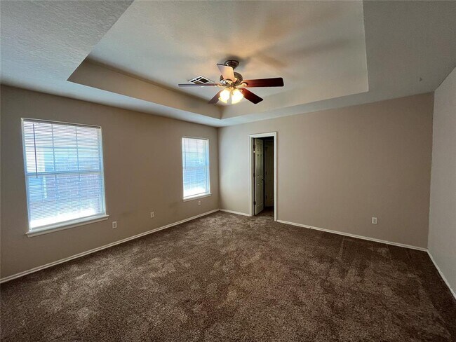 Building Photo - 2045 Rising Hill Dr