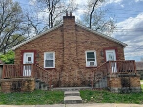 Building Photo - 8836 Graceland Ave